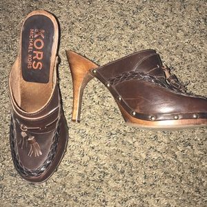 KORS—GENUINE LEATHER SLIDE ON HEELS 👠 WORE ONE X